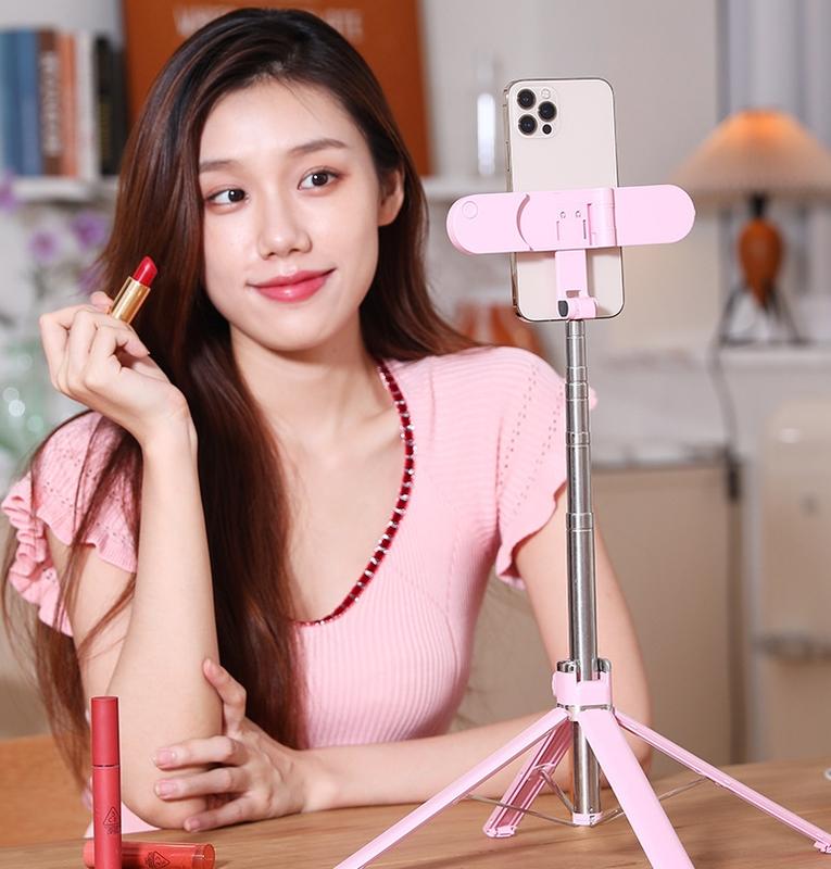 New 6 in 1 Selfie Stick With Fill Light, 67