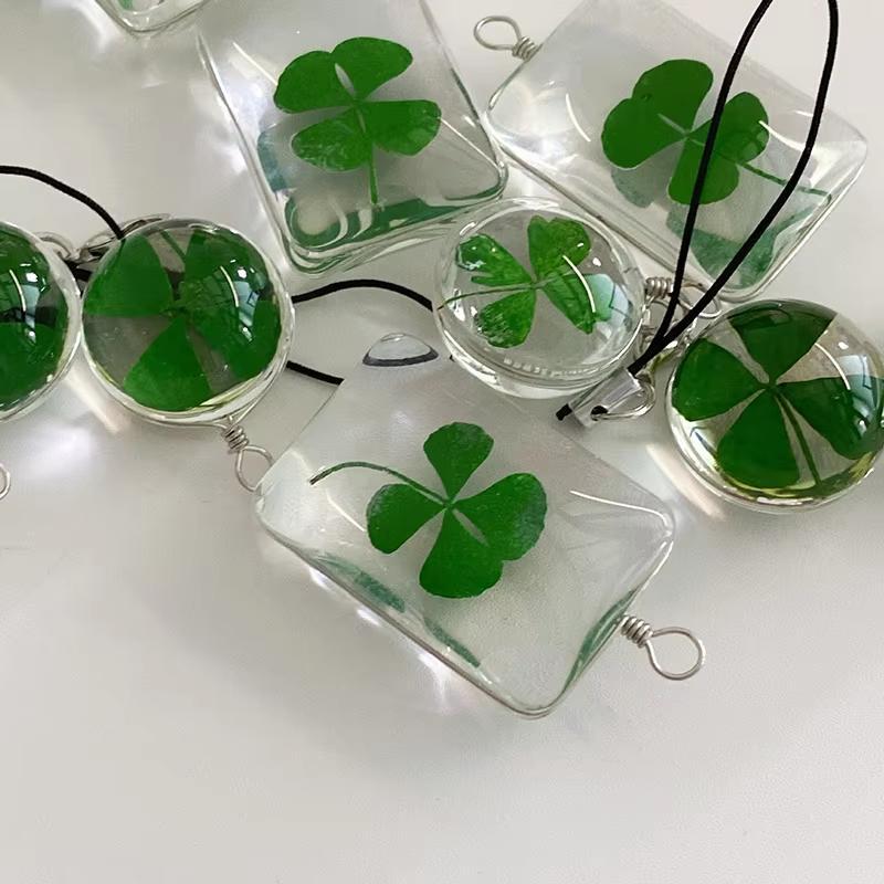 Four-leaf Clover Design Phone Chain, 2 Counts pack Round Glass Pendant Phone Lanyard, Phone Strap for Women & Girls, Mobile Phone Decoration Accessories