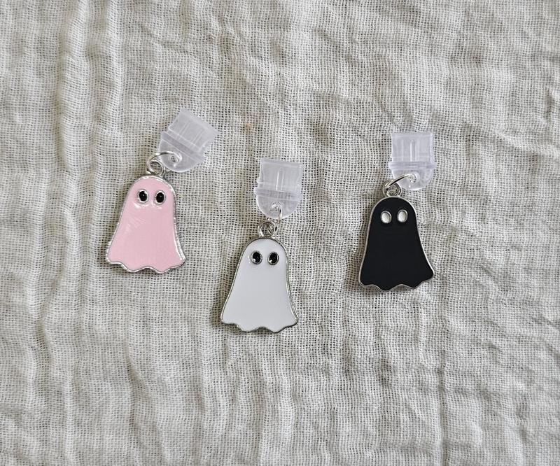 Kindle USB-C dust plug charms ghost friends